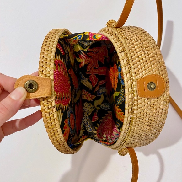 Boho Woven Rattan Circular Purse - Picture 4 of 4